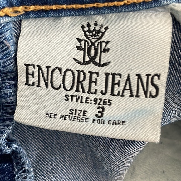 038: ENCORE JEANS denim blue slightly distressed jeans in women’s size 3 - Picture 8 of 9